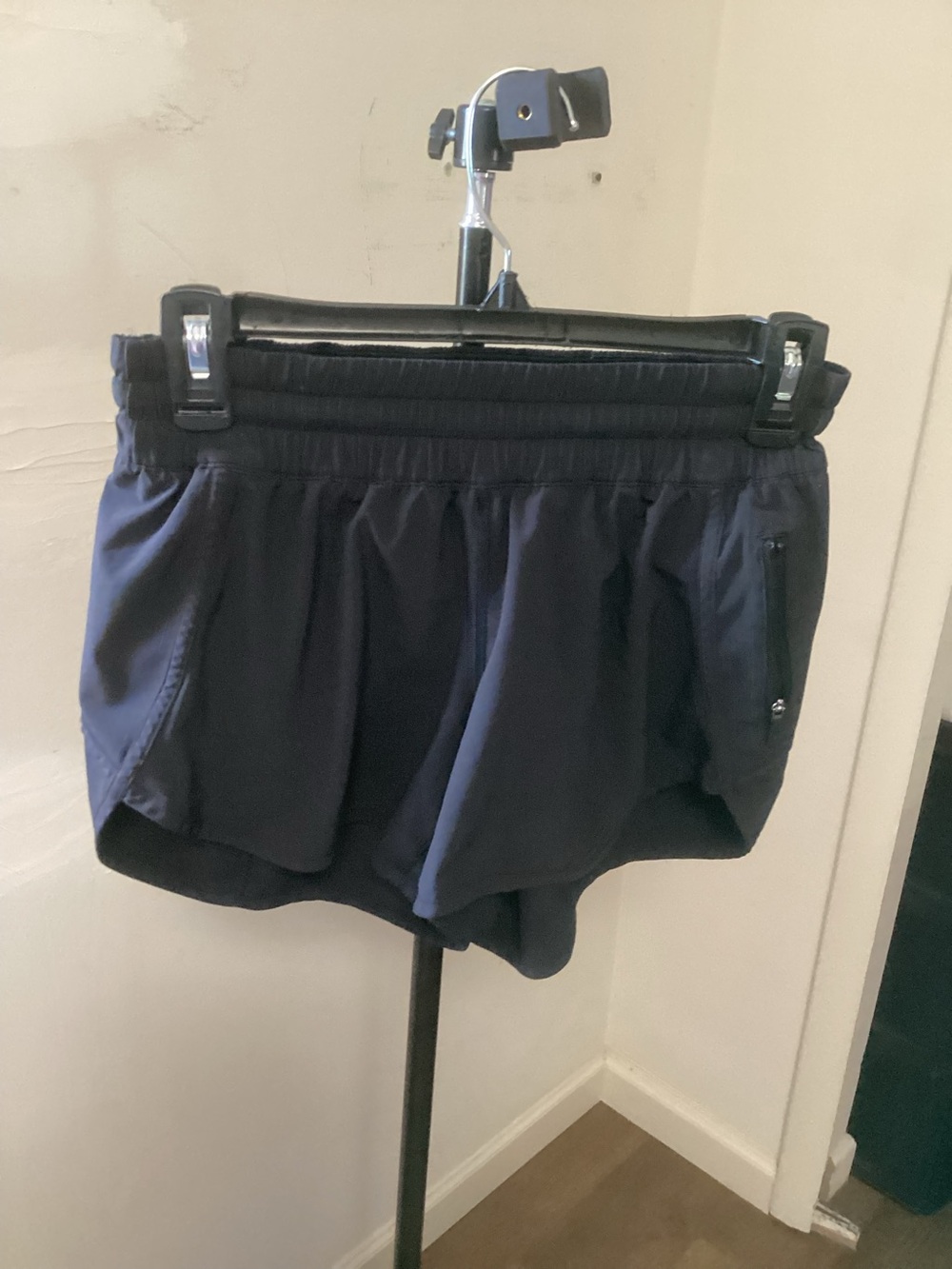 Women's Lululemon Athletic Running Shorts - Black size 6